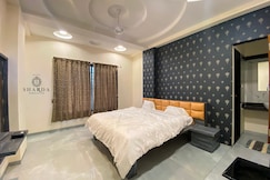 Hotel sharda executive, Baramati