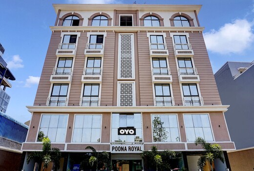 Super Townhouse Poona Royal
