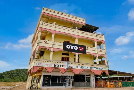 SPOT ON Jhansi Hotel & Family Restaurants Luxury Rooms