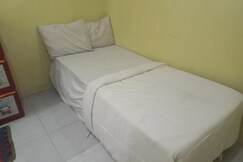SPOT ON 93886 Kost Zalfa Amalia Syariah, Kota Cirebon