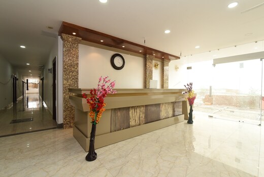 Hotel O Noida Suites