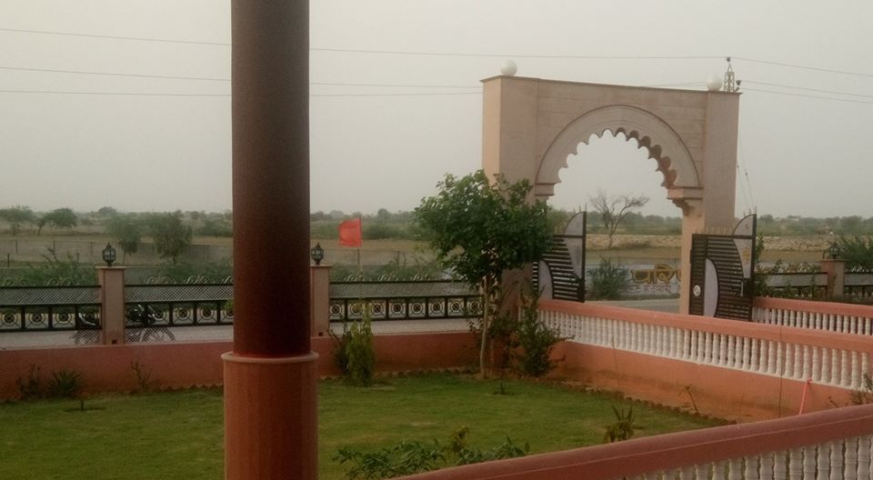 Hotel Rajmahal (70 kms from Sawai Madhopur) - Tap to explore photos