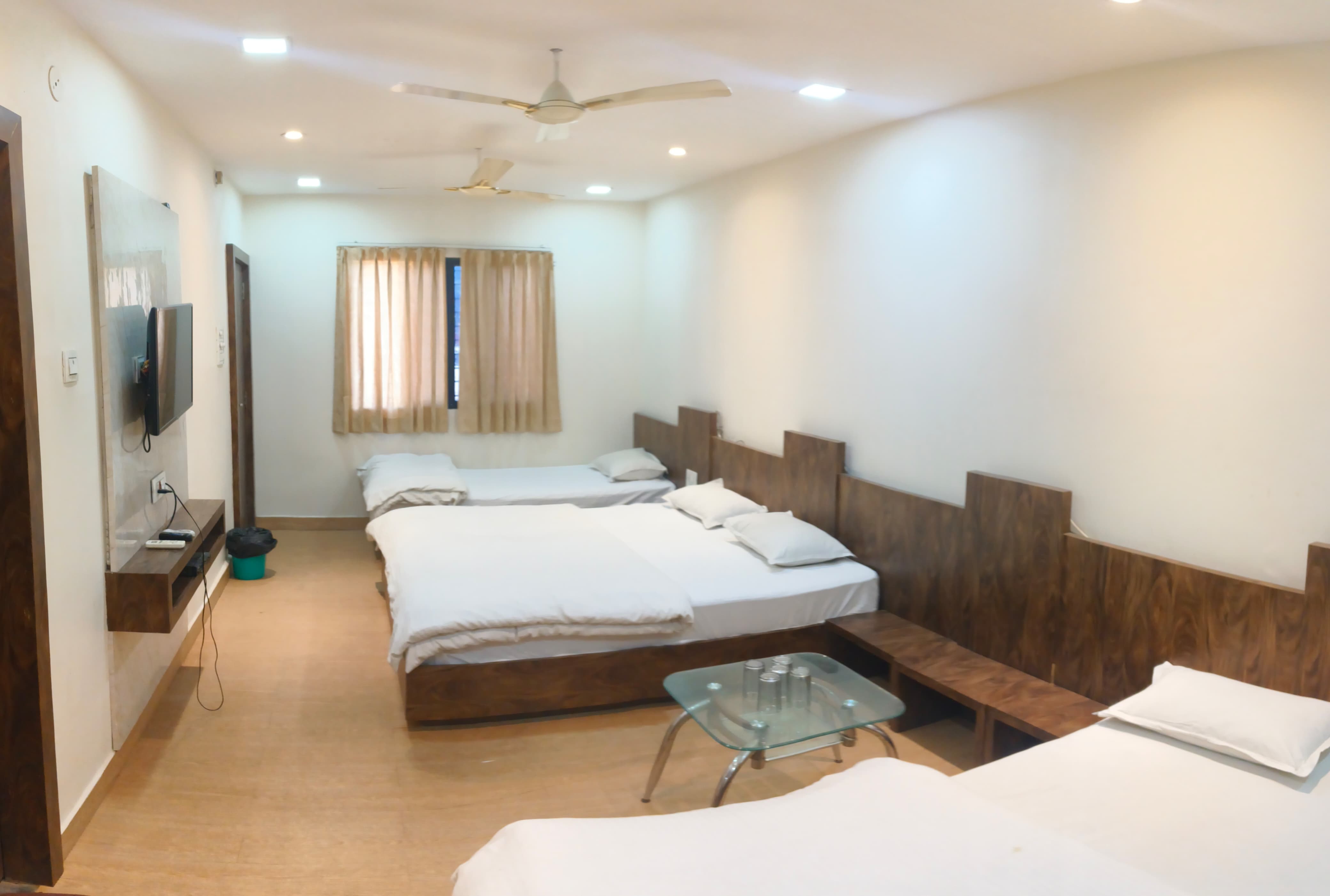 Hotel Kanha - Tap to explore photos