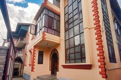 The Sapphire Retreat, Srinagar