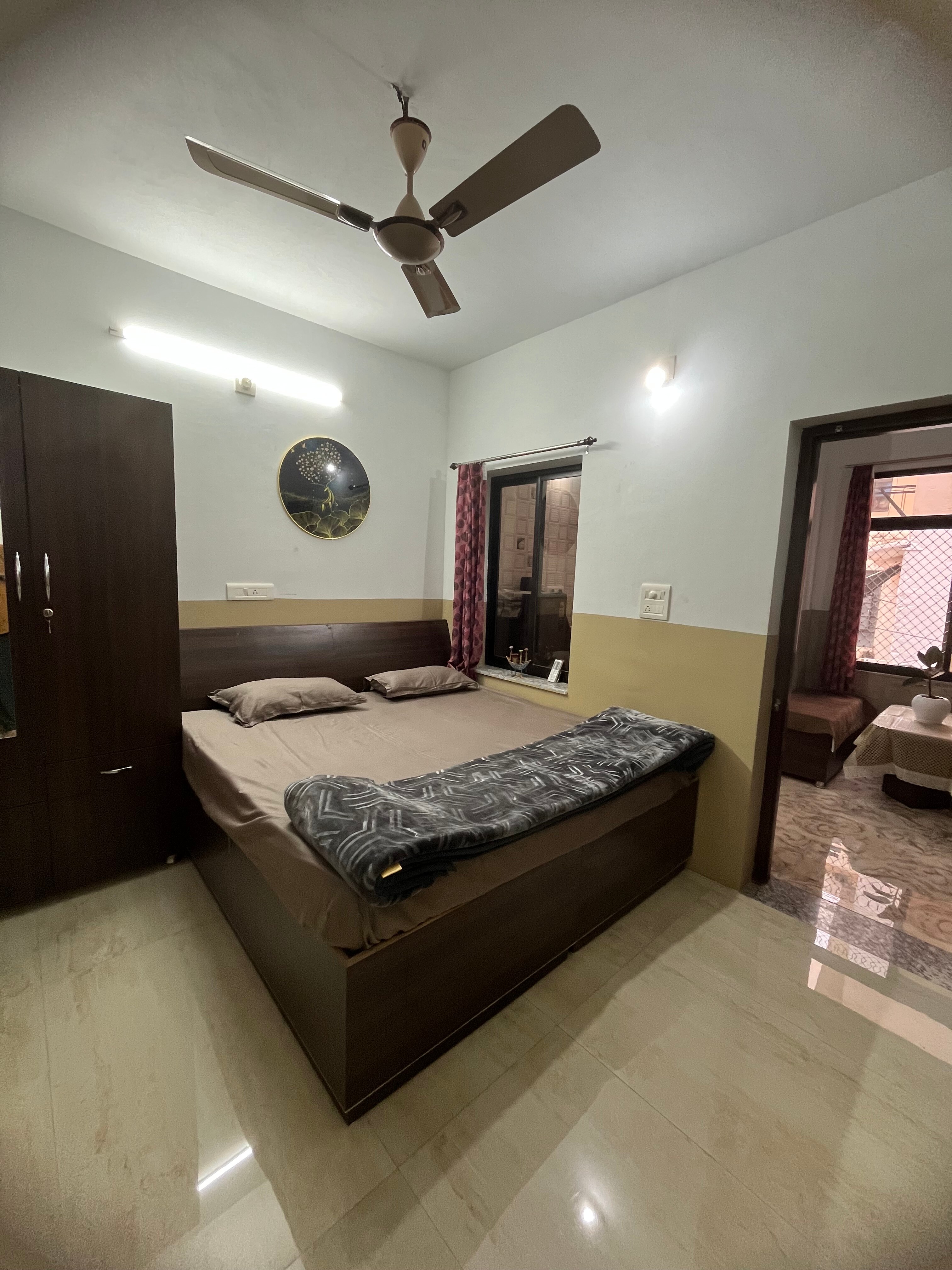 Lakecity Homestay       Space 1 - Tap to explore photos