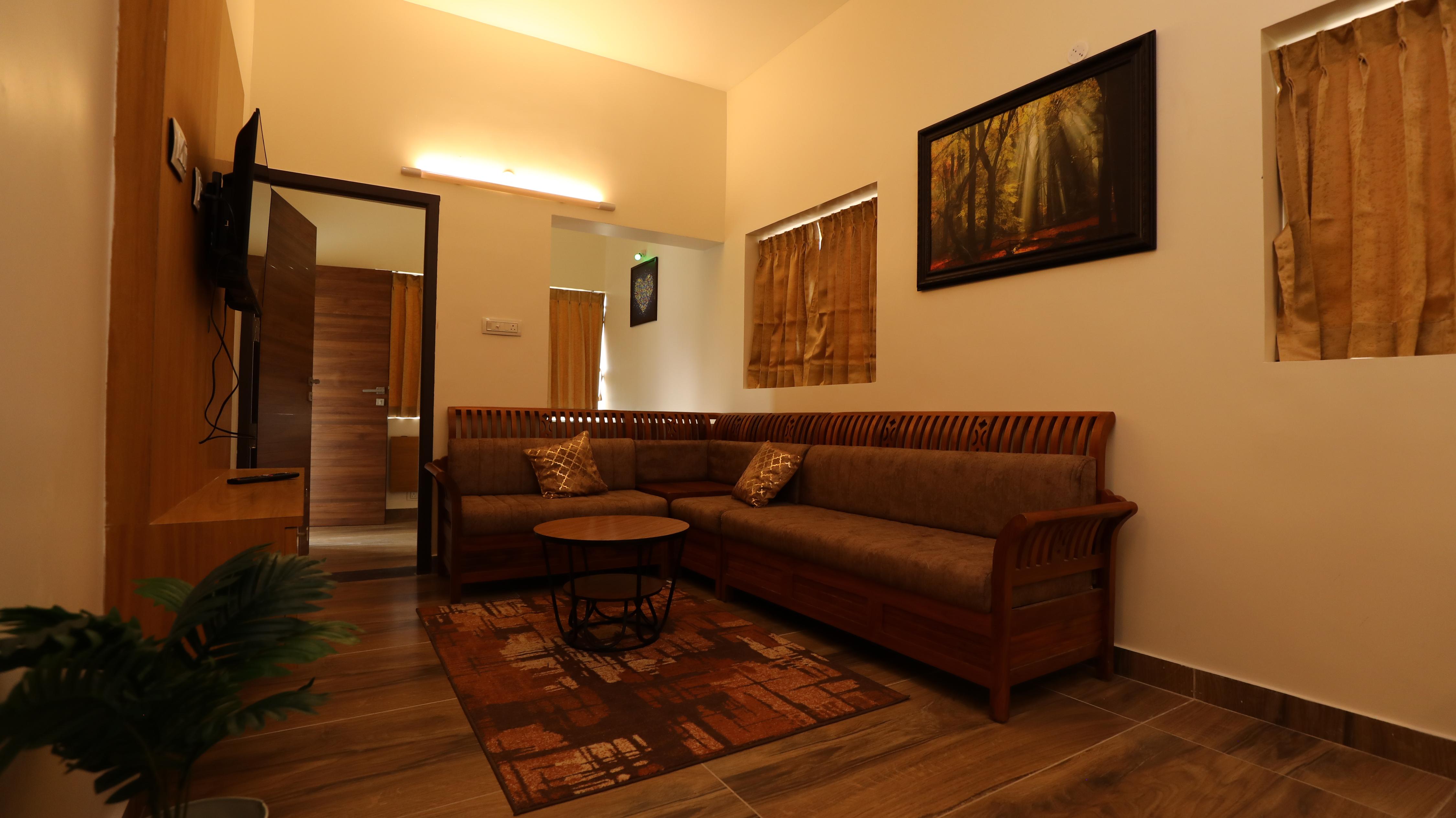 Mira Home Stay - Tap to explore photos