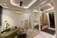 luxury 1BHK near Medanta Mediclinic Golf Course Rd, Gurgaon
