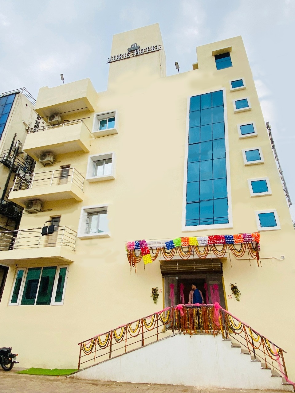 AURIC HOTEL - Tap to explore photos