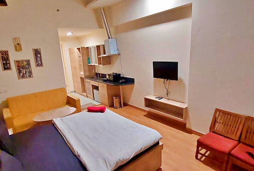 The Taj Stuidos-Luxury Stay in Mall with PVR, Shopper Stop, Lifestyle, Food Court With All Brands