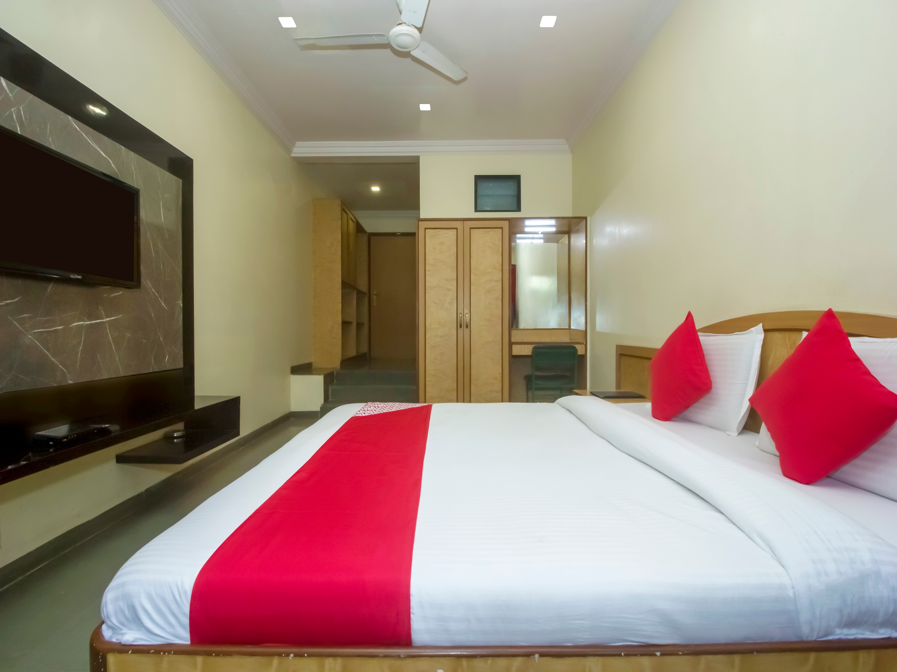 HOTEL NEW UTTAM HIRA PALACE 3