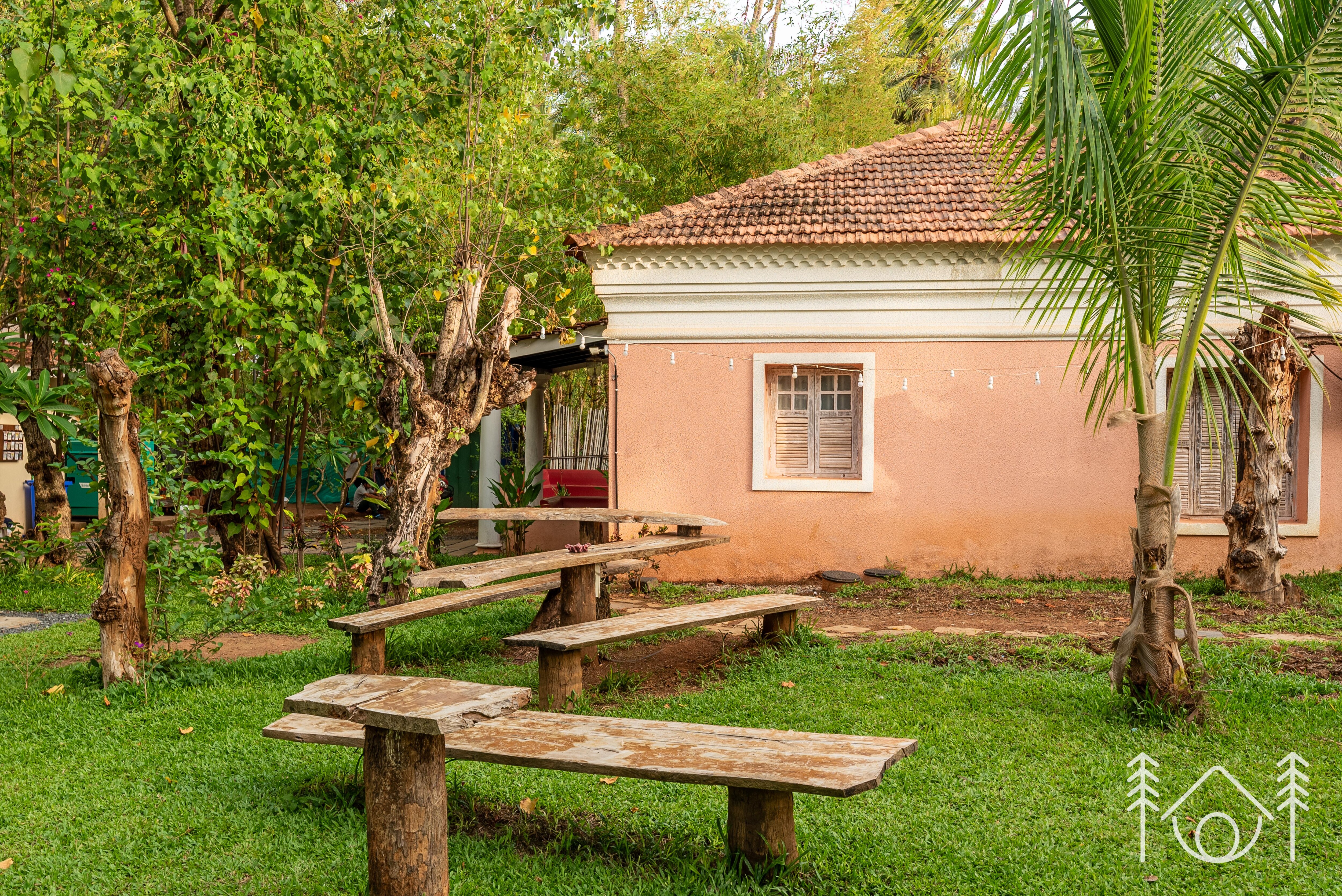 2BHK Peach Villa Kikar ANjuna Goa  - Tap to explore photos