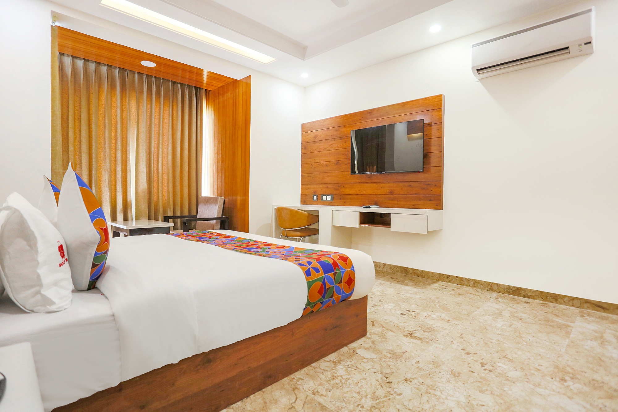 Fabhotel Golf Inn Golf course Road Gurugram - Tap to explore photos