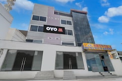Hotel O Srinika premium near airport, Chevella