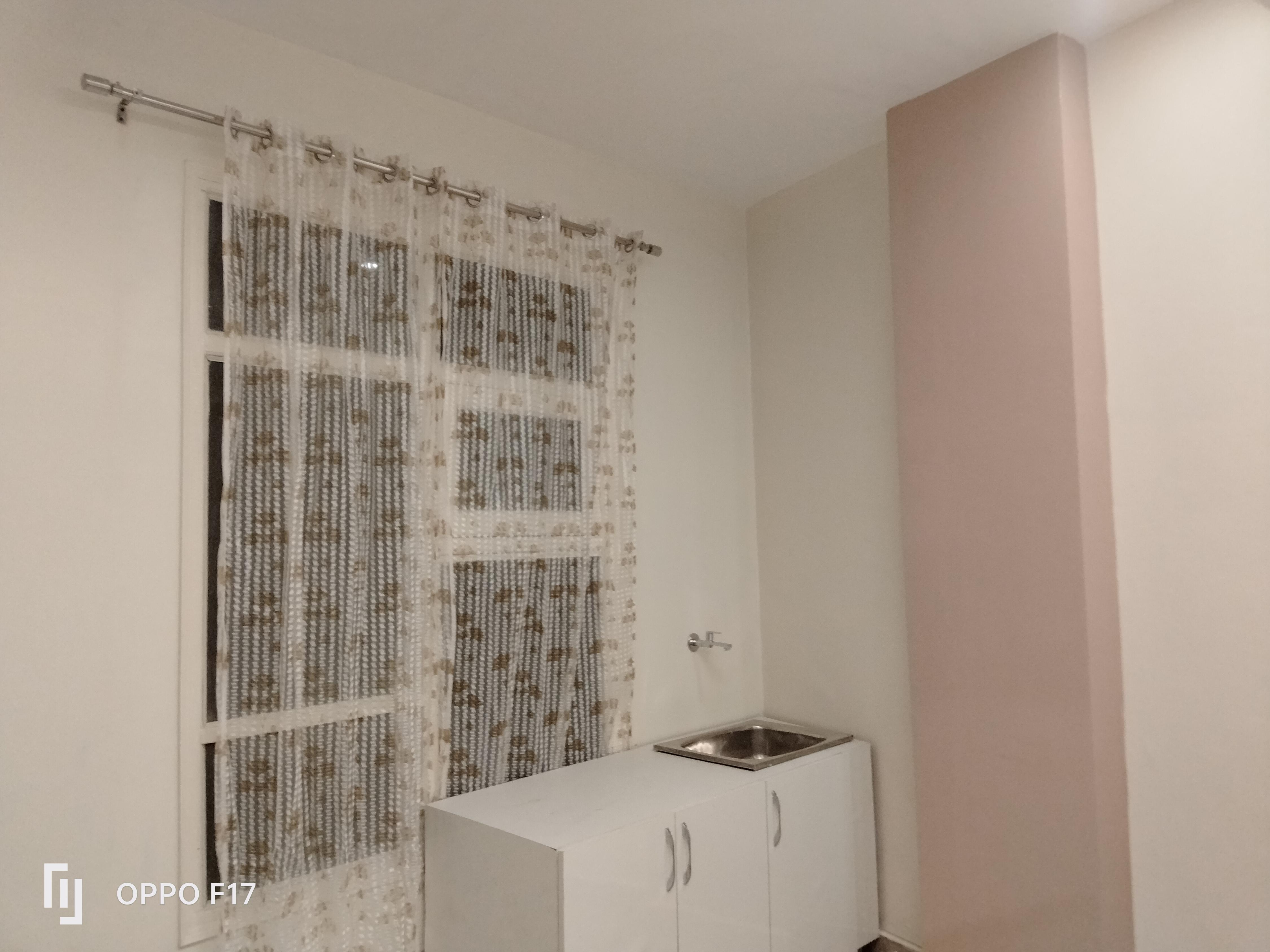 V1 Homestay - Tap to explore photos
