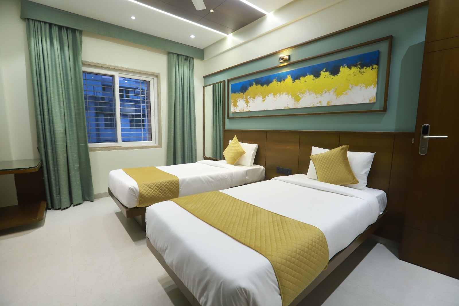 DELUXE TWIN ROOM 1