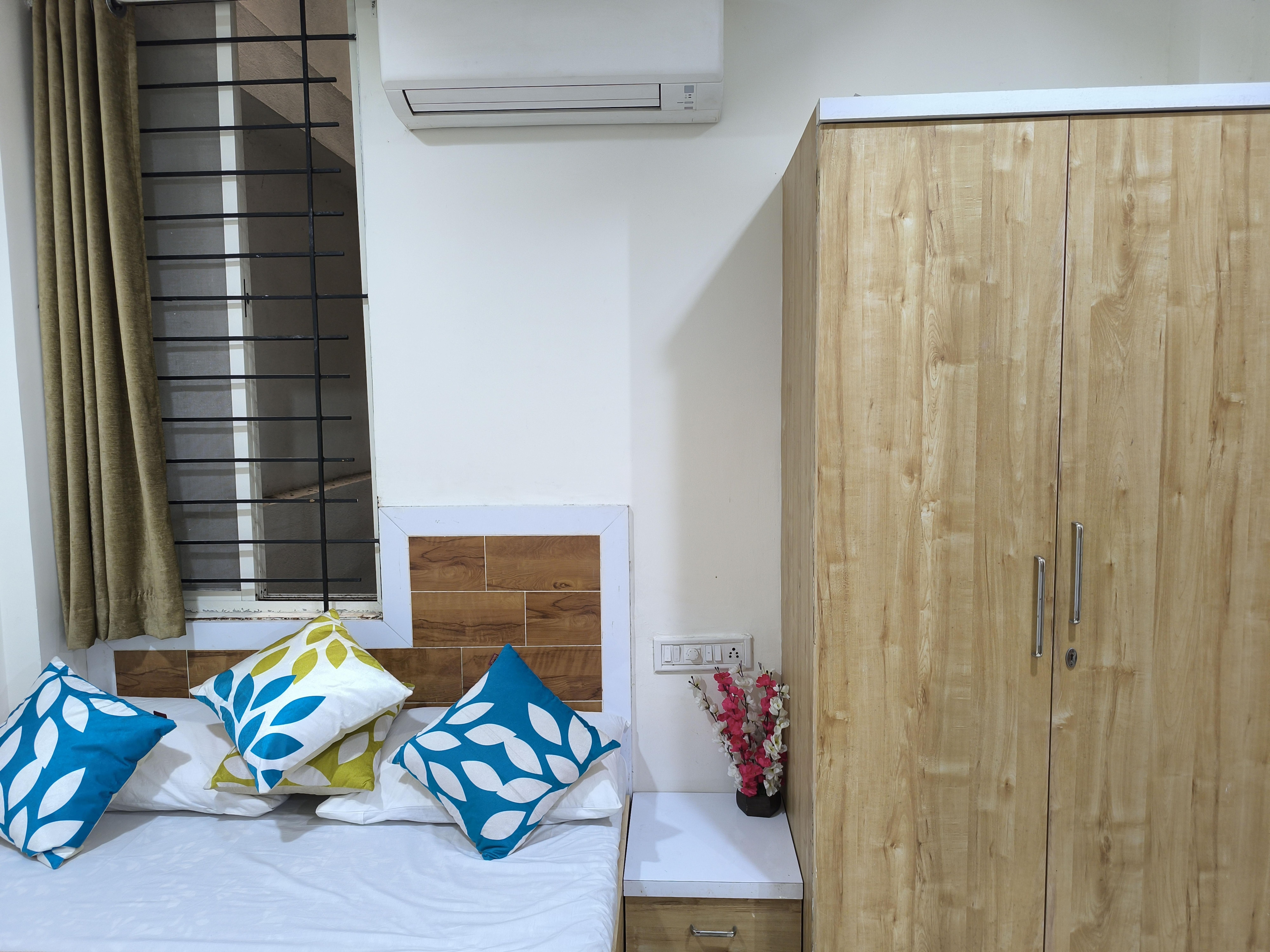 Orraica 308 : Entire 1 BHK with Wi-fi and AC - Tap to explore photos
