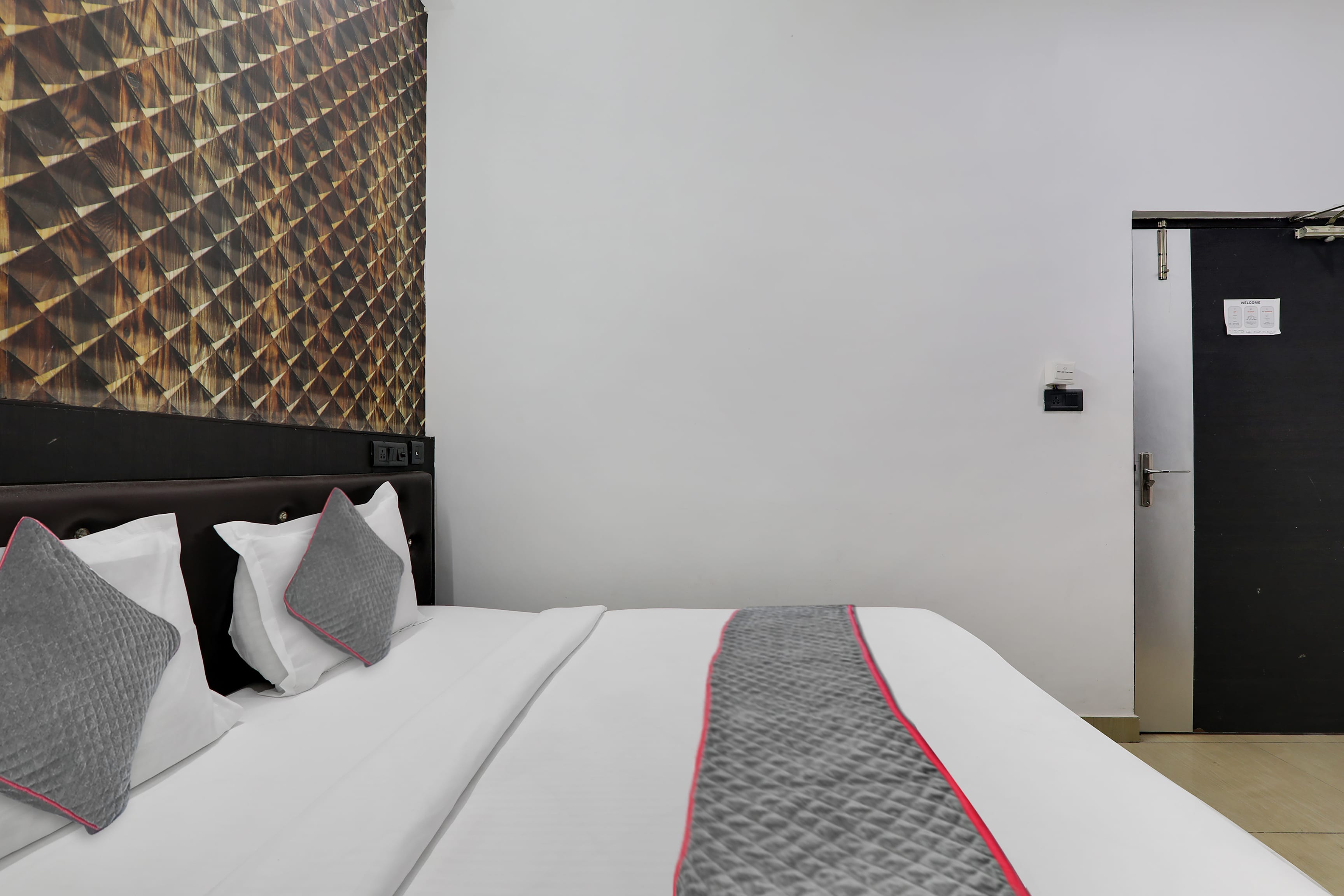 Townhouse Hotel Vaishnavi Inn - Tap to explore photos