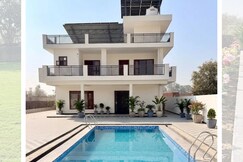 Casa Bianca Luxury Villa with Pool Amenities, Gurgaon
