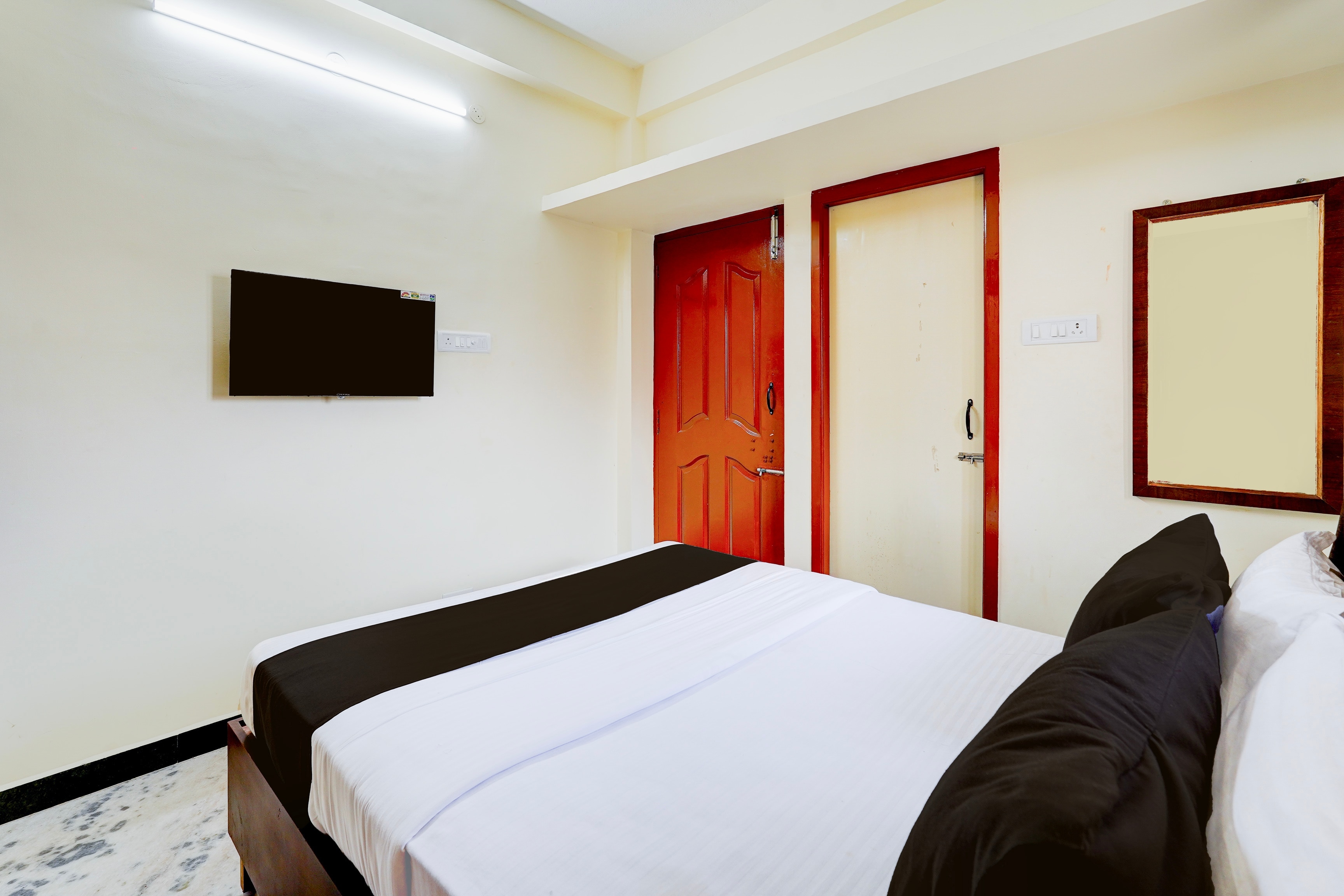 Super Hotel O Thoraipakkam Chennai - Tap to explore photos