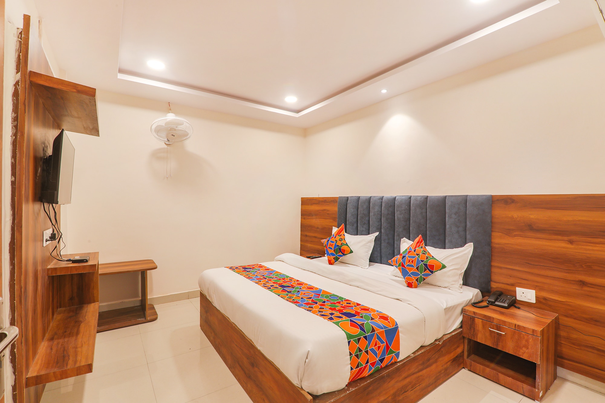 FabHotel Rachna Palace and Banquets - Nr. Lekhraj Metro Station - Tap to explore photos