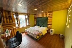 M2 luxuries, Srinagar