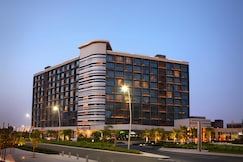 YAS PLAZA MARINA by IHG, Abu Dhabi