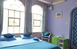 Blue Room With Shared Kitchen