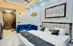 Luxury studio