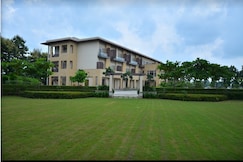 Ritz Resort Lucknow - Peaceful escape, perfect for business and leisure stays, Lucknow