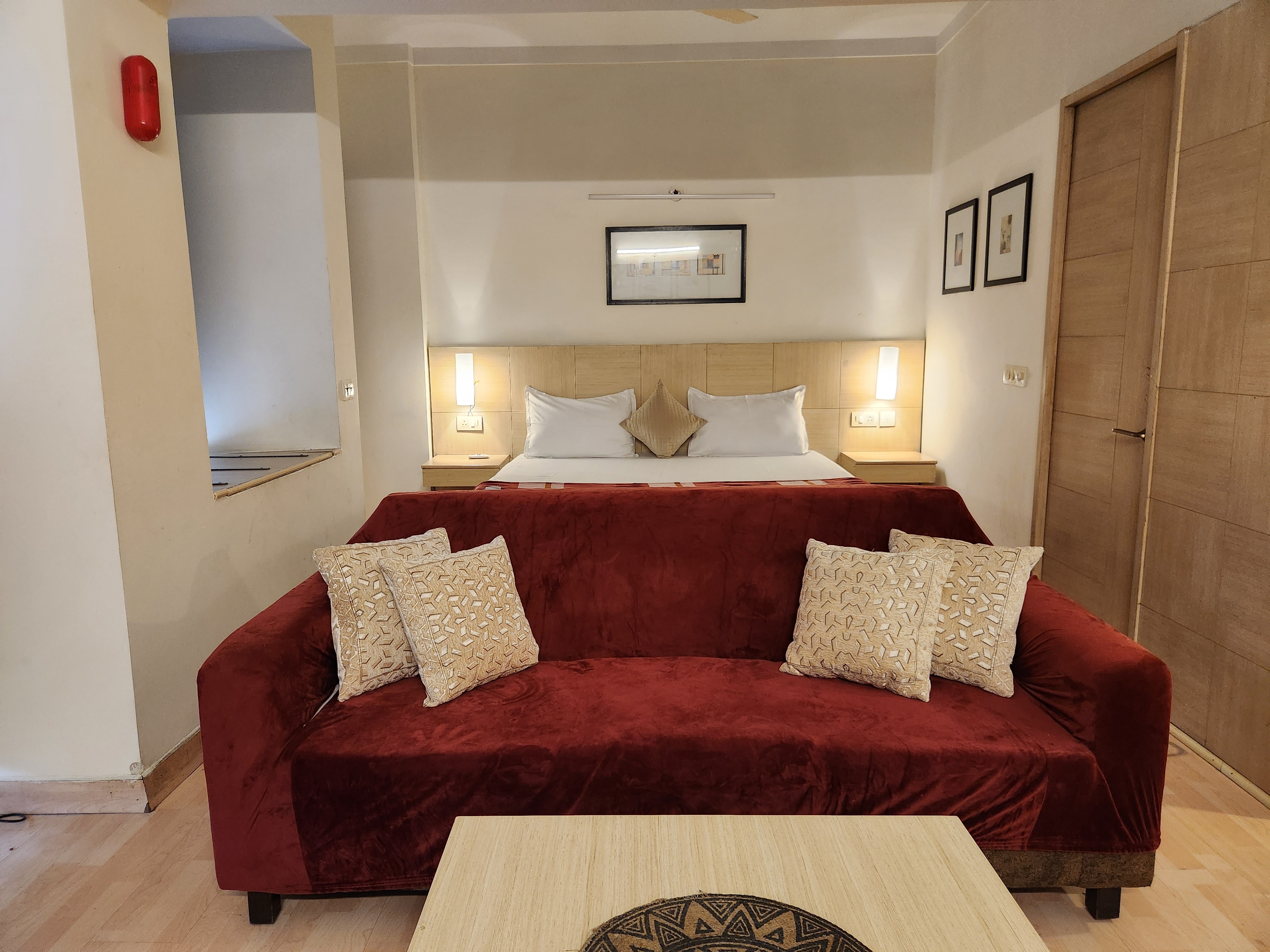 Executive Serviced Appartment - Tap to explore photos