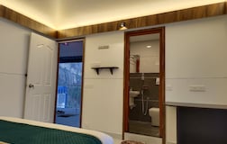 Deluxe room with hill view