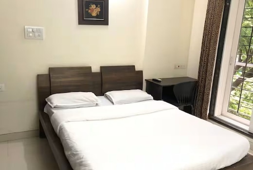 Service Apartment in BKC, Mumbai - 102