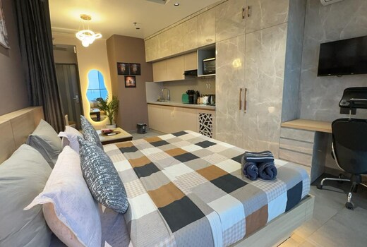 VistaStay by Luxury Heights   38th Floor