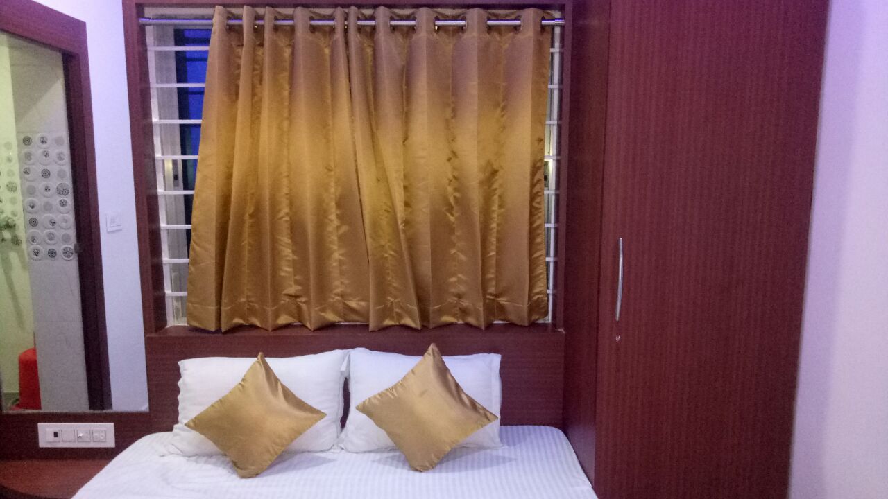 Hotel  Nikhar - Tap to explore photos