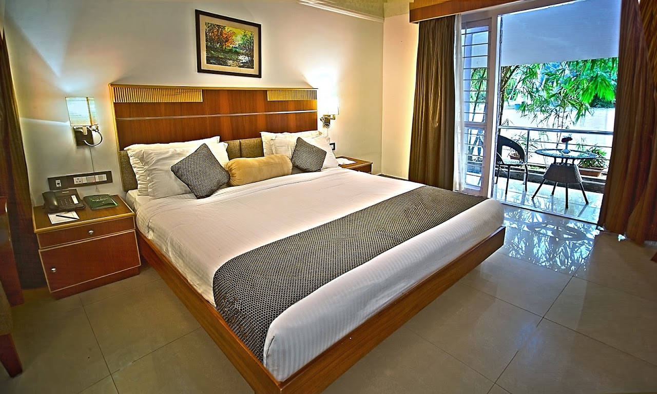 Contour Backwater Resort - Tap to explore photos