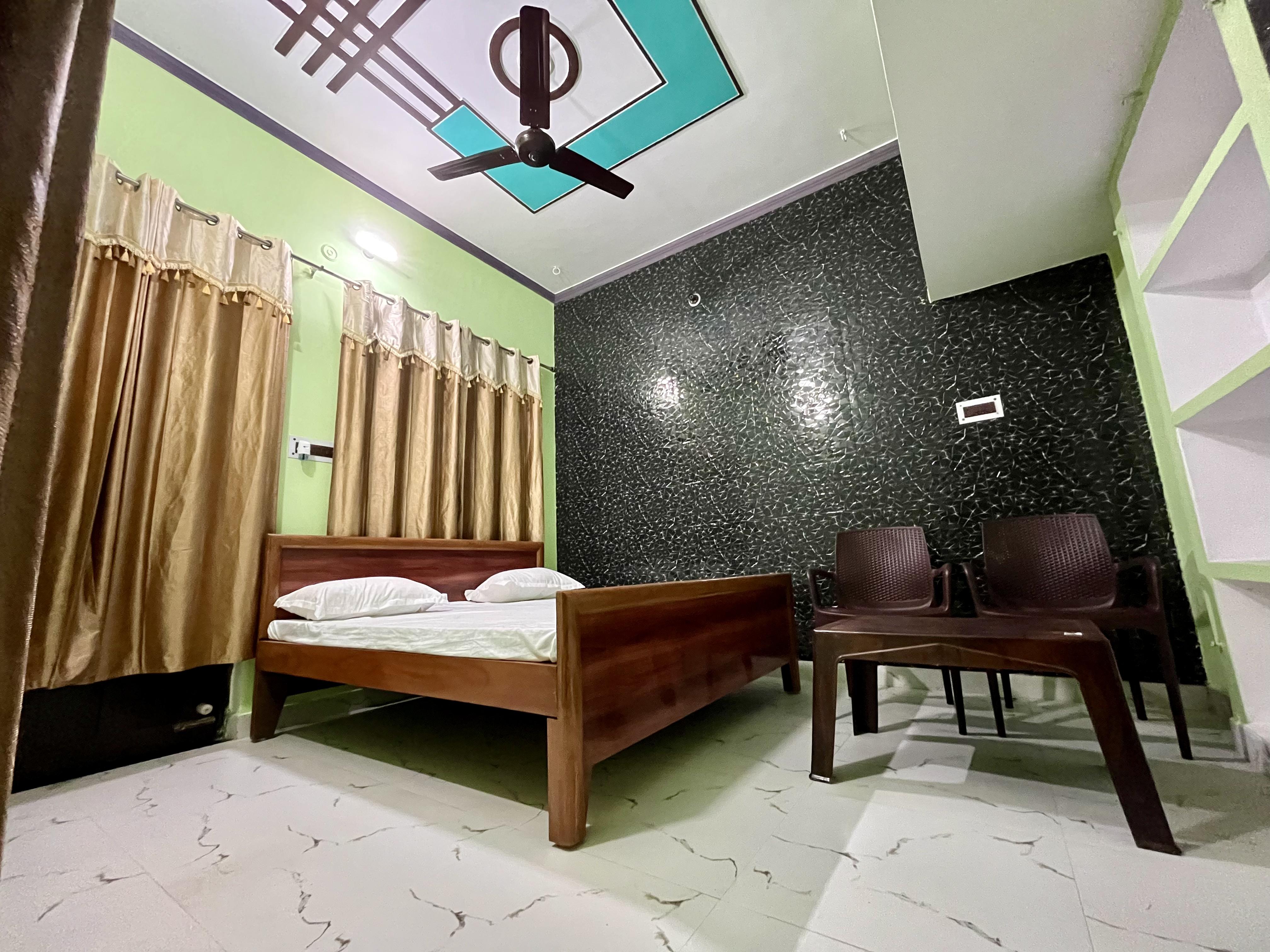 Sainik Homestay, Ayodhya - Tap to explore photos