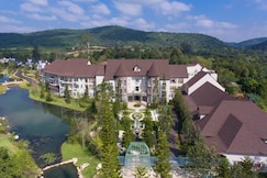 U Khao Yai, Muak Lek