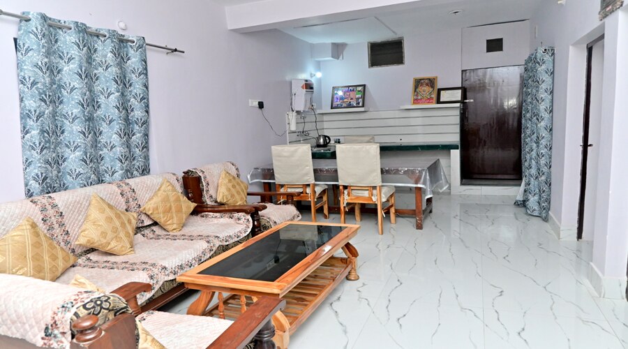 Gayatri Paying Guest House - Tap to explore photos