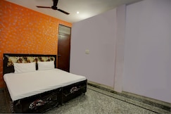 Hotel O Gayatri Palace, Etah