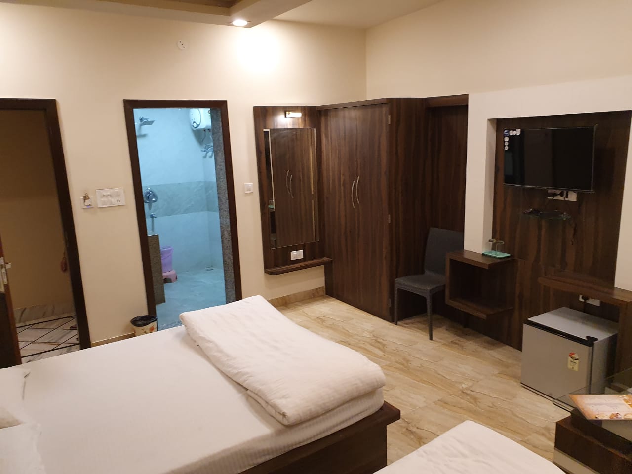 Hotel Bani Hashim (110 Meters from Dargah) - Tap to explore photos