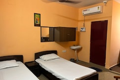 Home Stay Next to Sankara Nethralaya & Apollo Hospitals, Chennai