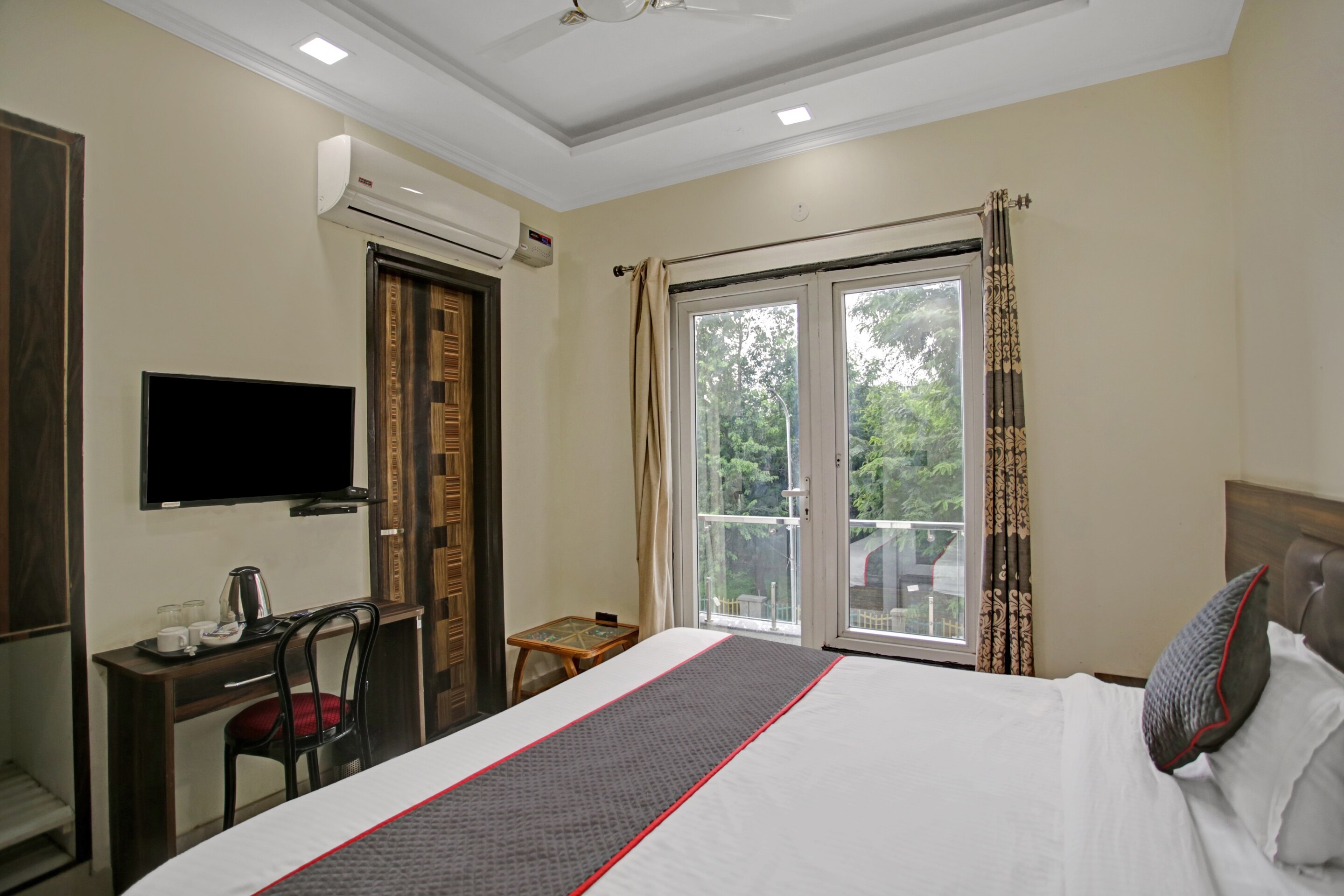 Casa Meera Hotel, Noida - Tap to explore photos