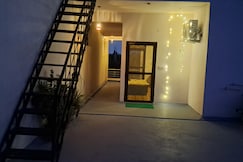 Big AC Room wd Open Terrace & Balcony @Pvt Floor, Jaipur