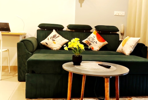 River Nest 1BHK  Couple friendly Suites