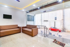 Hotel O Golden Grand, Agra