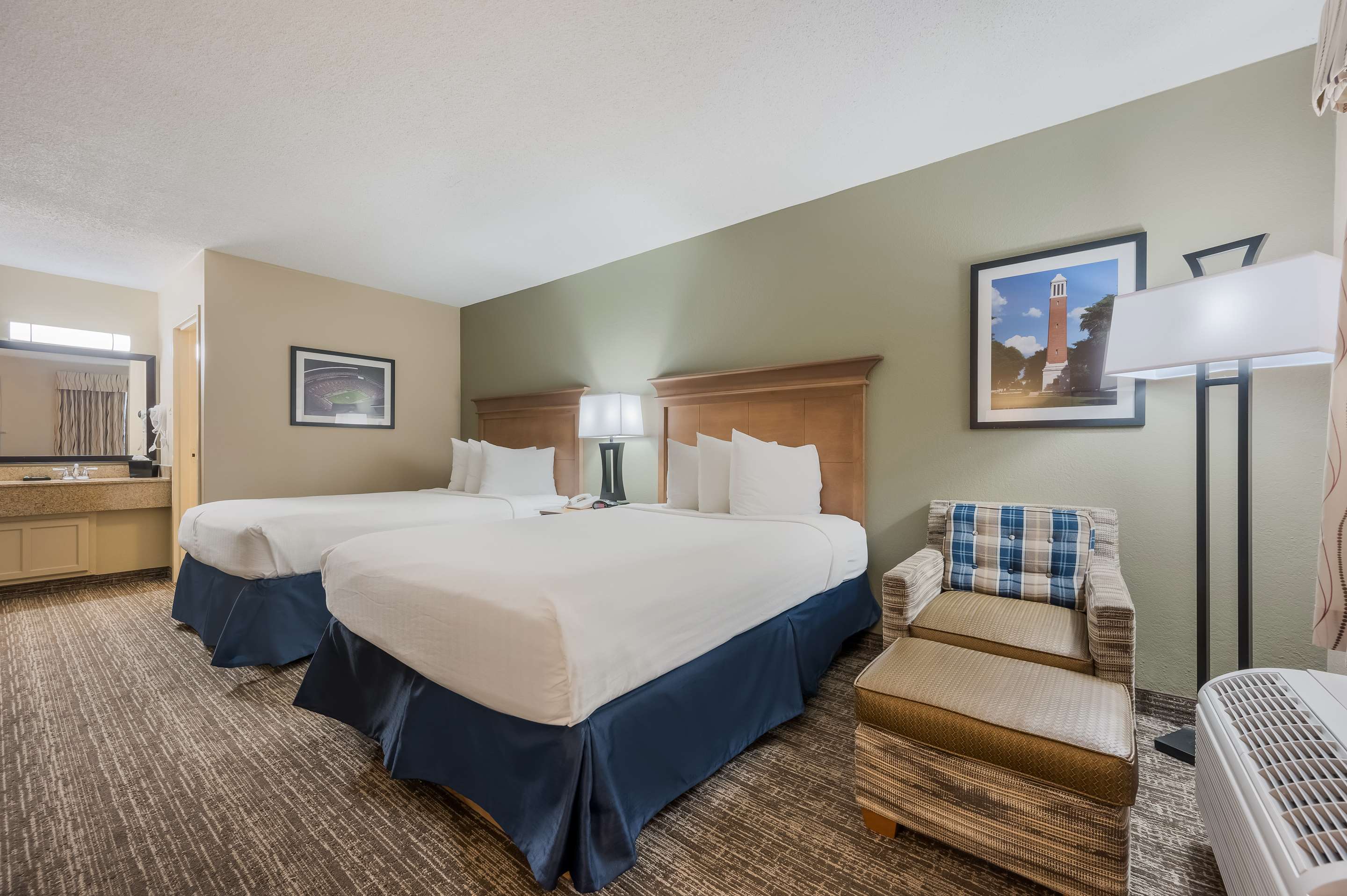 BEST WESTERN UNIVERSITY INN - Tap to explore photos