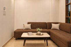 Peaceful Vrindavan Stay Pool Long Stay Friendly, Vrindavan