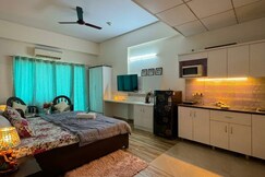 Nagar Luxuria - Paramount Golf Mart, Dadri