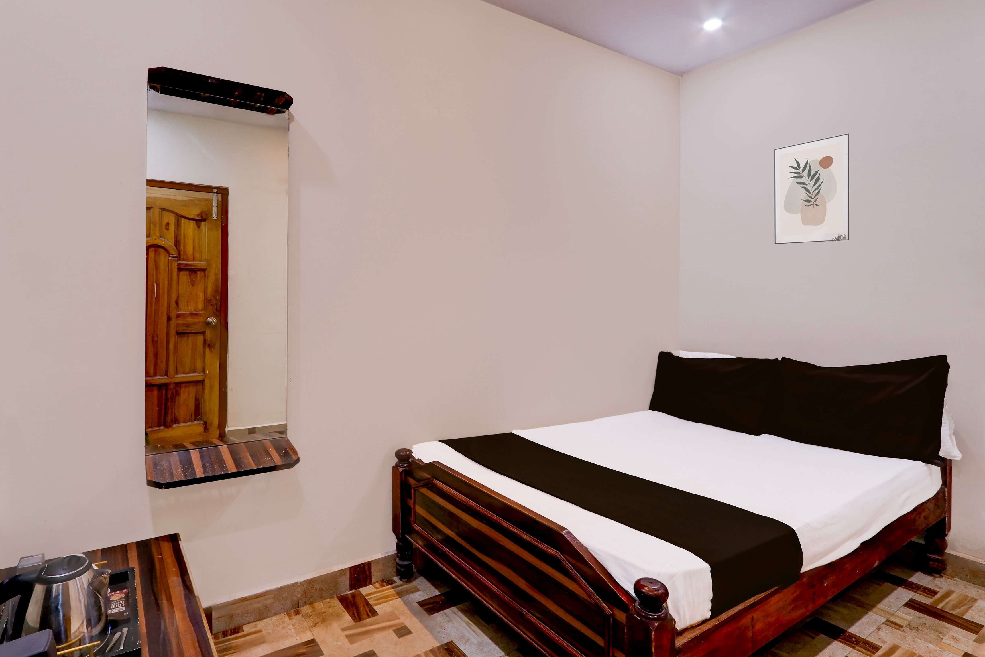 Hotel O SHIVA RESIDENCY - Tap to explore photos