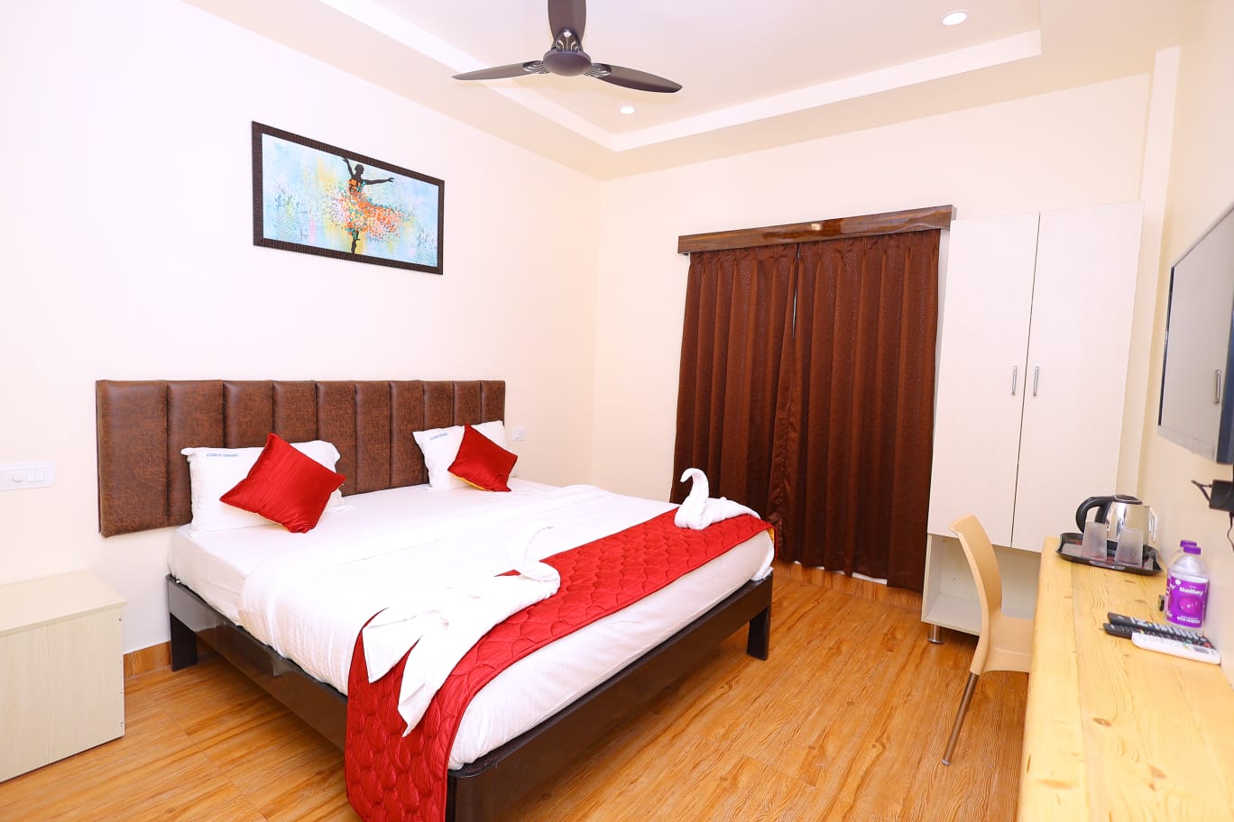 Hotel Vijaya Grand - Tap to explore photos